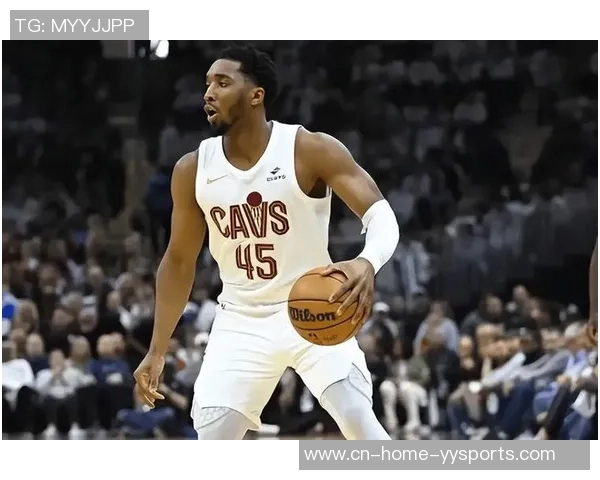 米切尔37+7击退雄鹿!字母重伤离场,阿伦24分钟12分,被莫布里耽搁